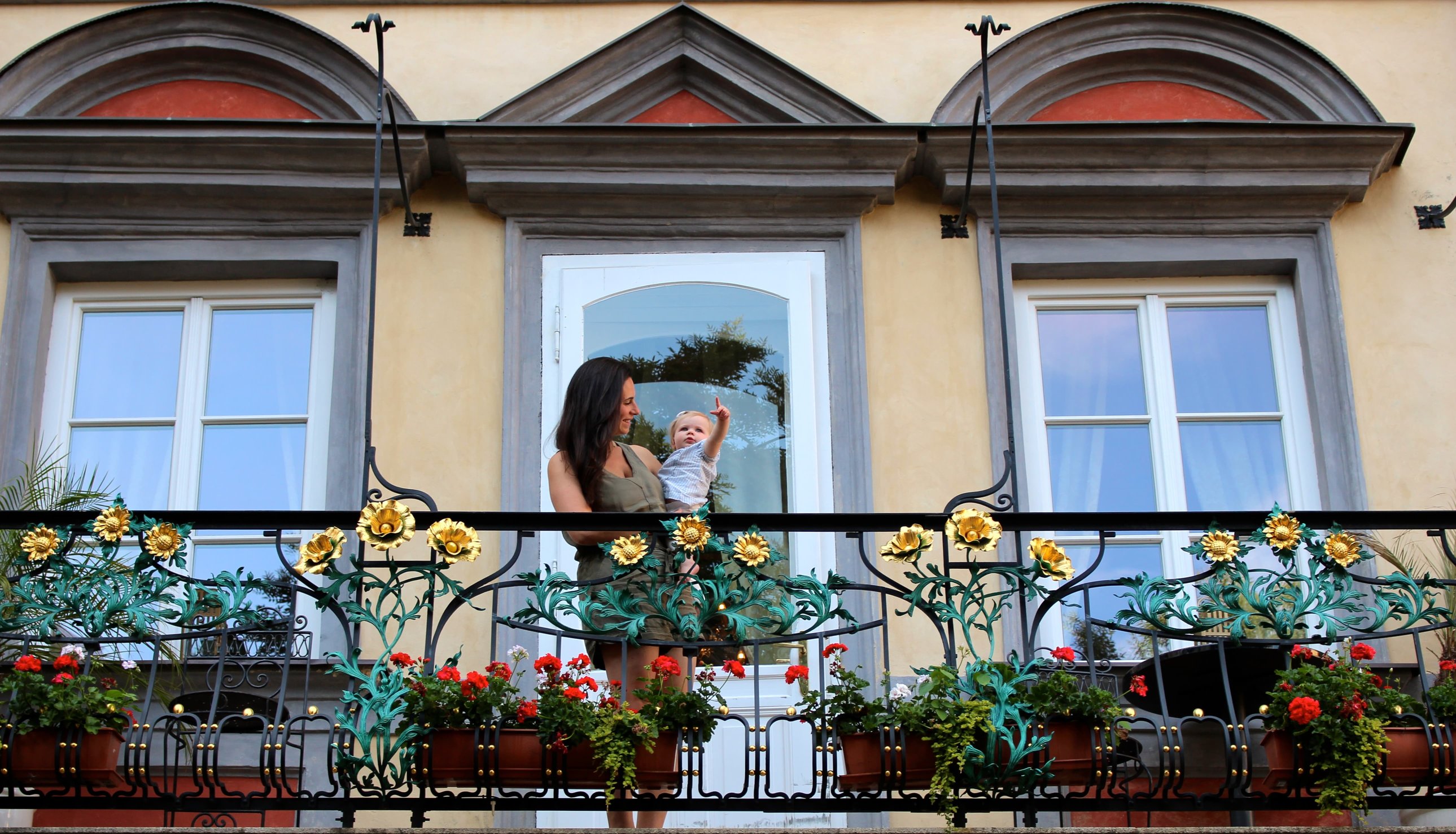rsz_baby travel-prague-balcony-min Baby travel prague travel planning tips