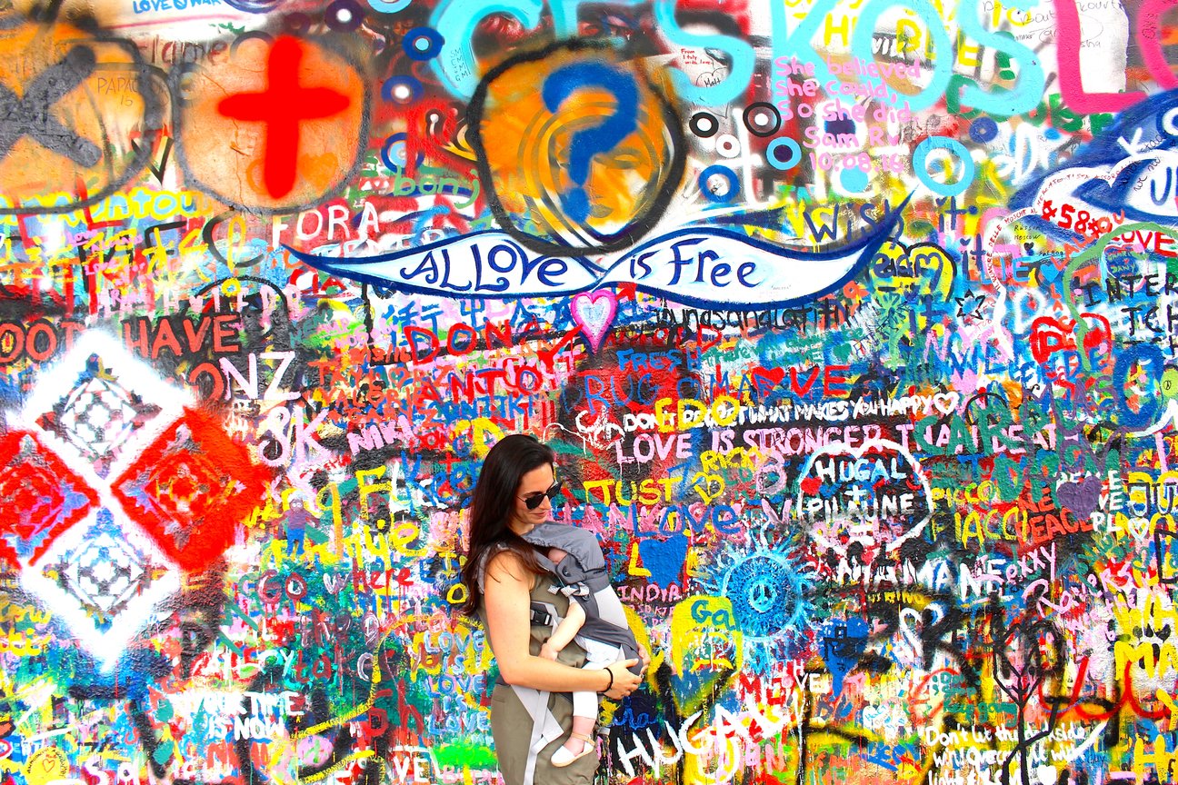 rsz_erica-nala-prague-lennon_wall prague lennon wall baby wearing ergo travel