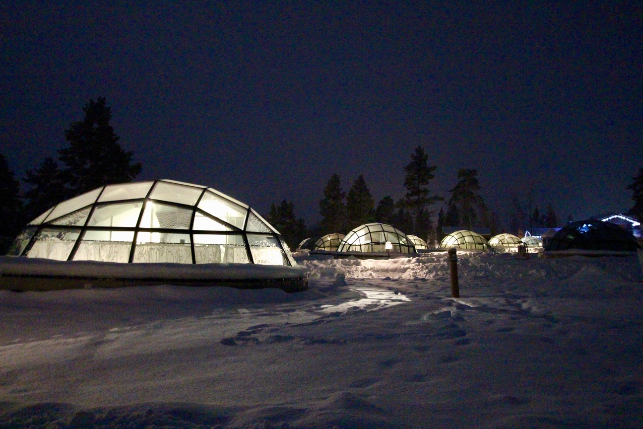 kakslauttanen glass igloos