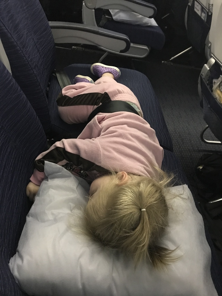 getting toddlers to sleep on flights